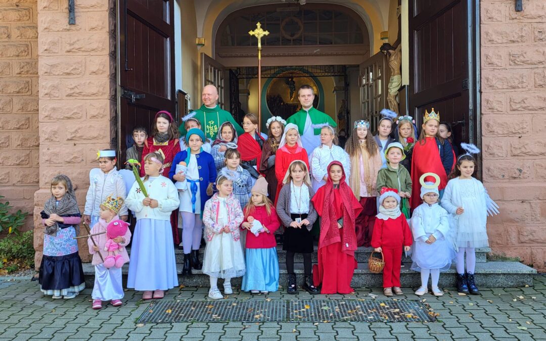 Wszyscy Święci w wydaniu najmłodszych